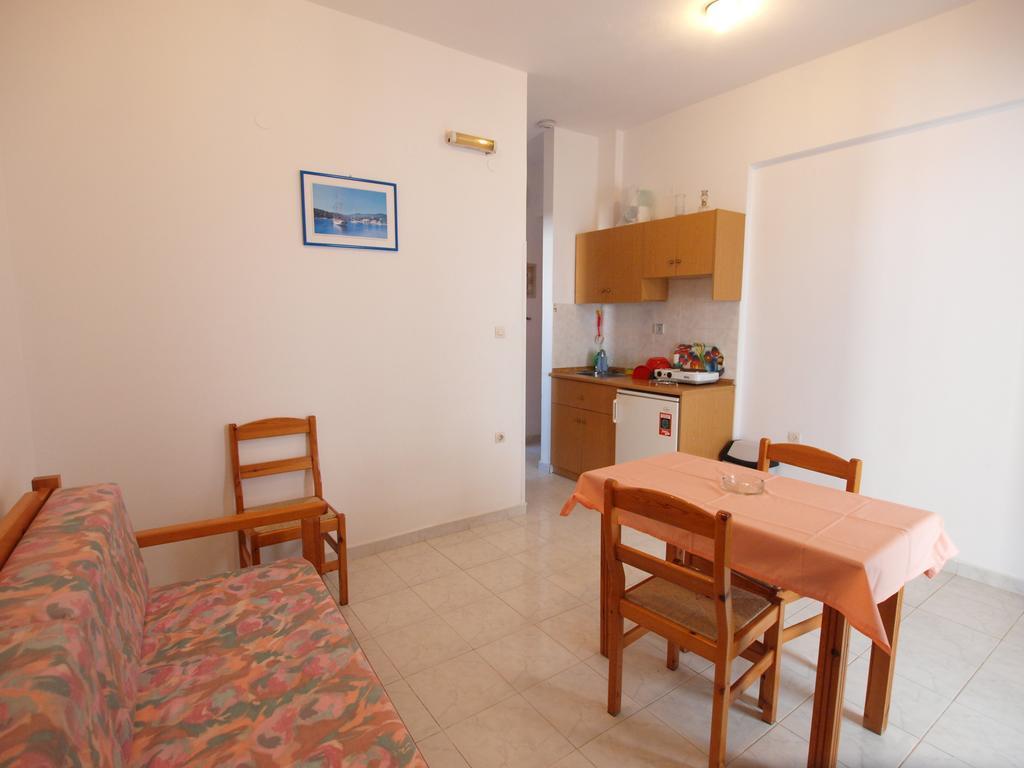 Irini Apartments Platanés Quarto foto