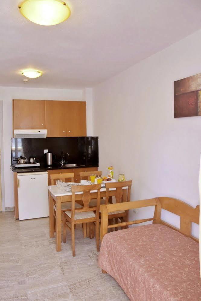 Irini Apartments Platanés Exterior foto